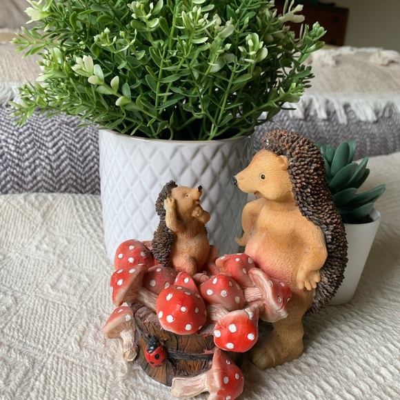 Cute little porcupine decoration - Picture 1 of 7